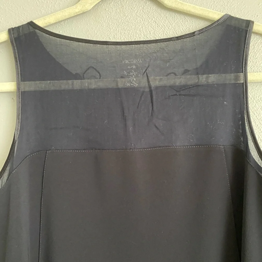 Marc Cain Top Size 8 Navy Blue Lightweight Soft Floral Sleeveless Chic Luxury - Picture 7 of 9